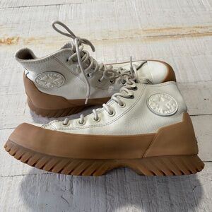 Converse Chuck Taylor All Star Lugged Winter 2.0 size 8 Cream Leather Hi-Top